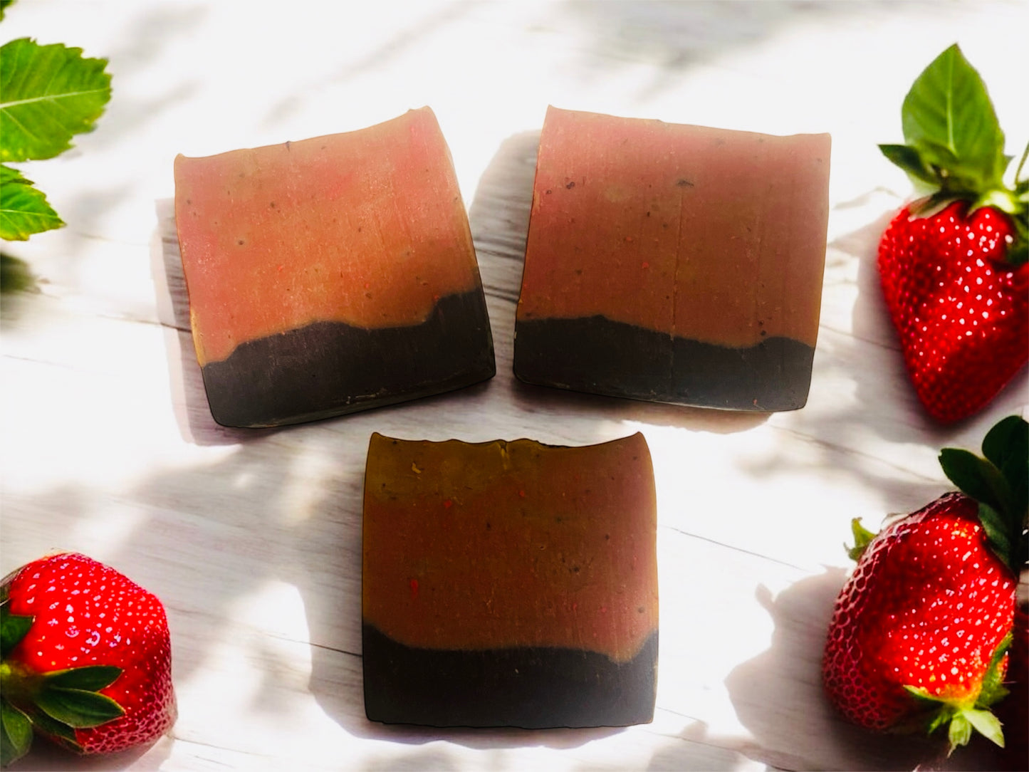 JABÓN ARTESANAL DE FRESAS CON CHOCOLATE