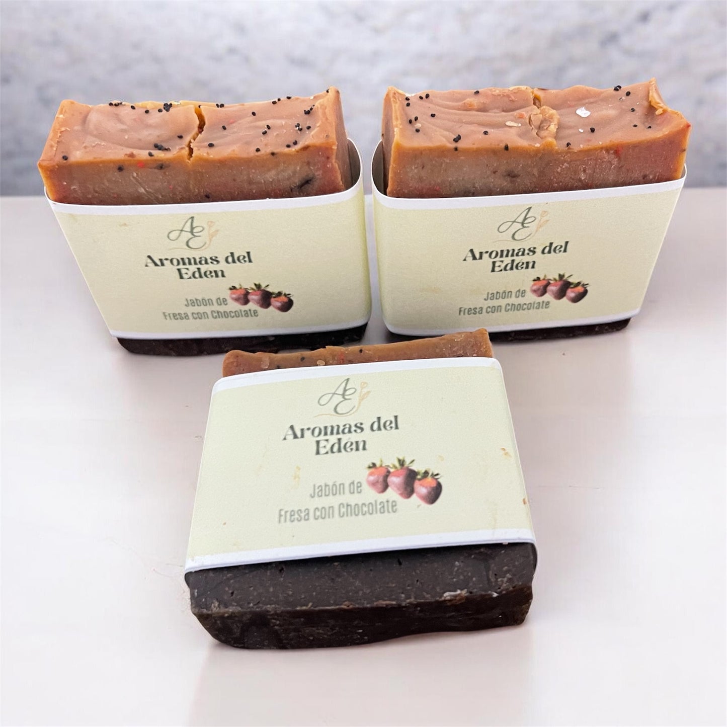 JABÓN ARTESANAL DE FRESAS CON CHOCOLATE