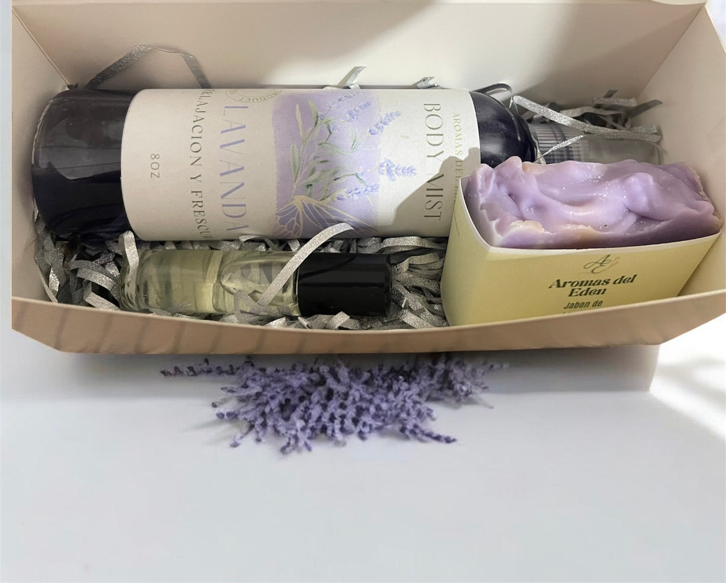 Trio de jabon artesanal, body mist y roll on aromaterapéutico de lavanda