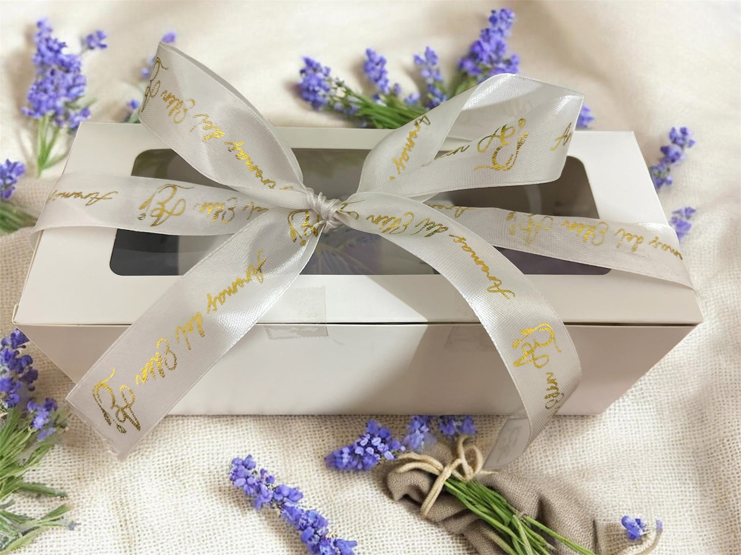 Trio de jabon artesanal, body mist y roll on aromaterapéutico de lavanda