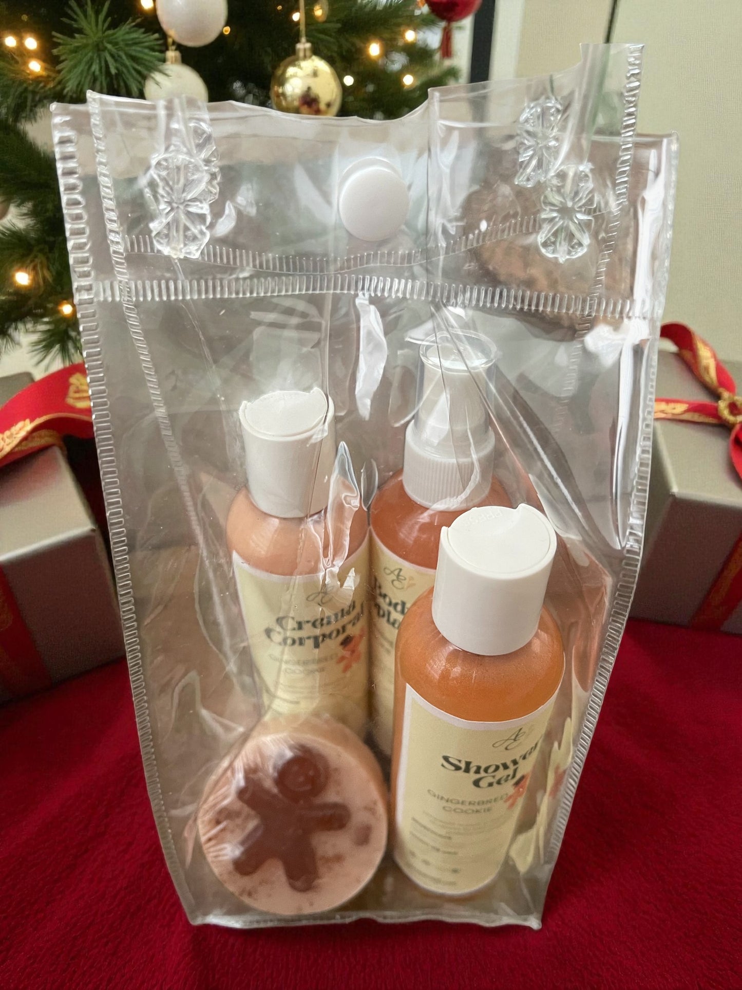 Kit Gingerbread Cookies